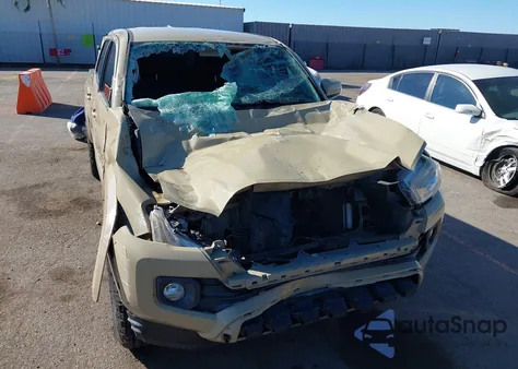 2017 Toyota Tacoma Sr5 z USA, uszkodzony, nr VIN 5TFAX5GN2HX077177